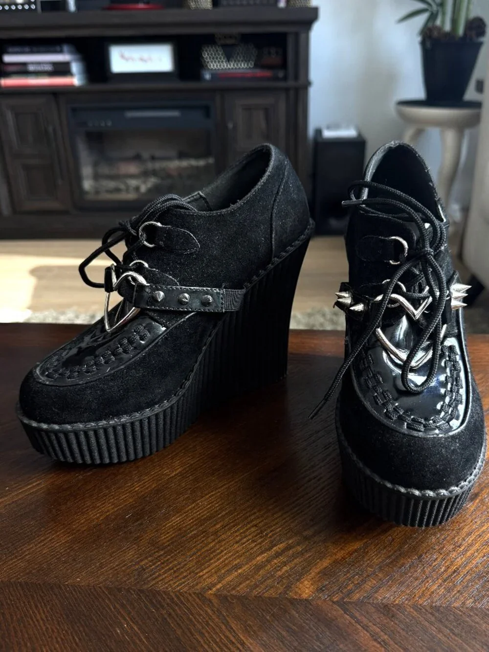 DEMONIA Creeper 302H Black Heart O-Ring & Spikes Vegan Suede | 9M| NWB